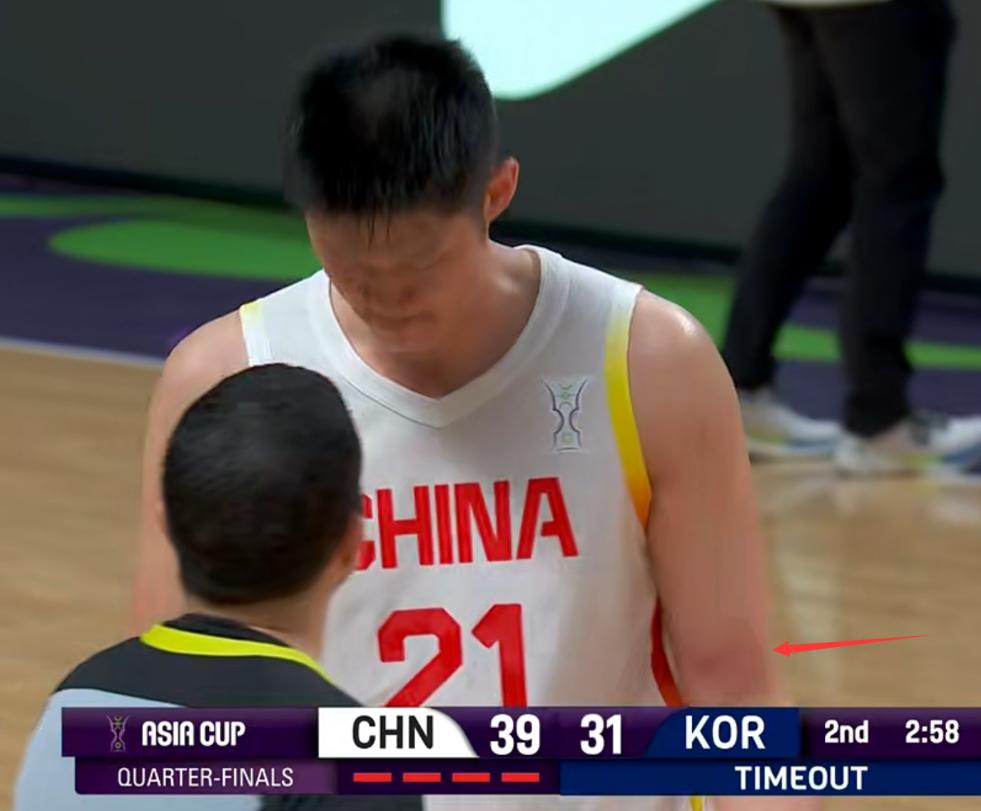 src, 裂开裁判都